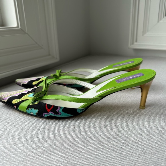 Vintage Emilio Pucci Mule Kitten Heels 🪷 Purchased on “The Real Real” - Picture 2 of 6